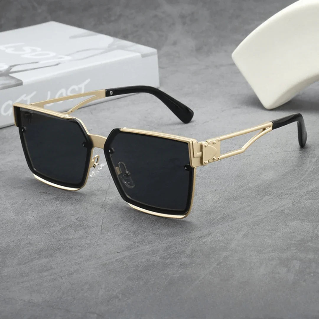 Alex Carver Rays — lifestyle shot