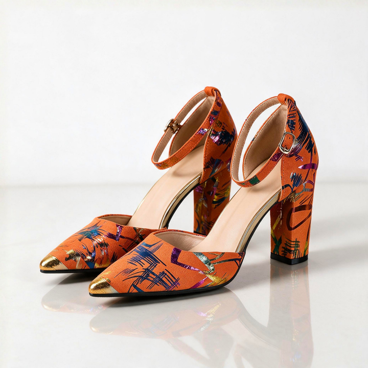 Vivienne Signature Script Pump