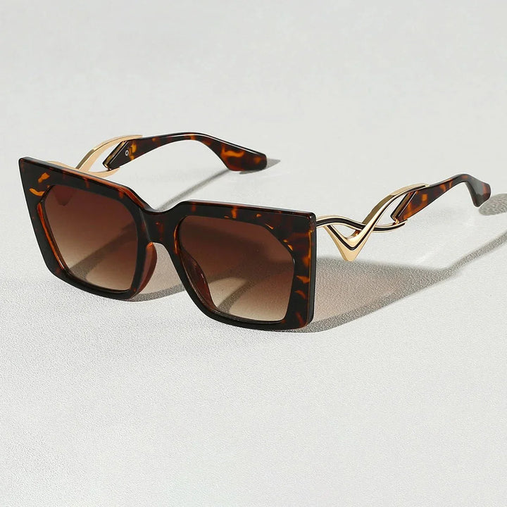Isla Lustra Cat Eye Shades — detail view