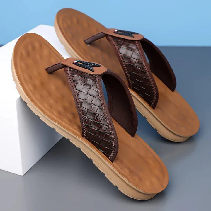 Cassari Slides — styling shot