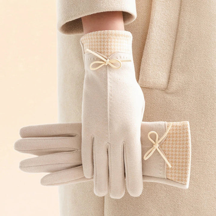 Amelie Cashmere Touchscreen Gloves — side view