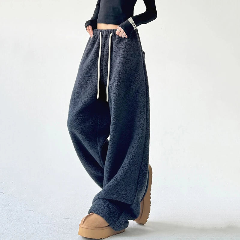 The Oslo Fleece Pants — back view