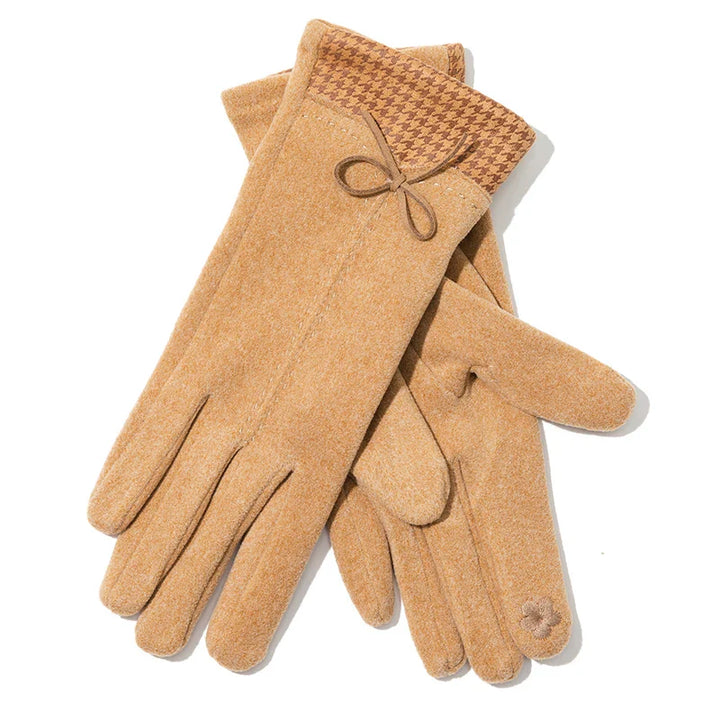 Amelie Cashmere Touchscreen Gloves — close-up detail