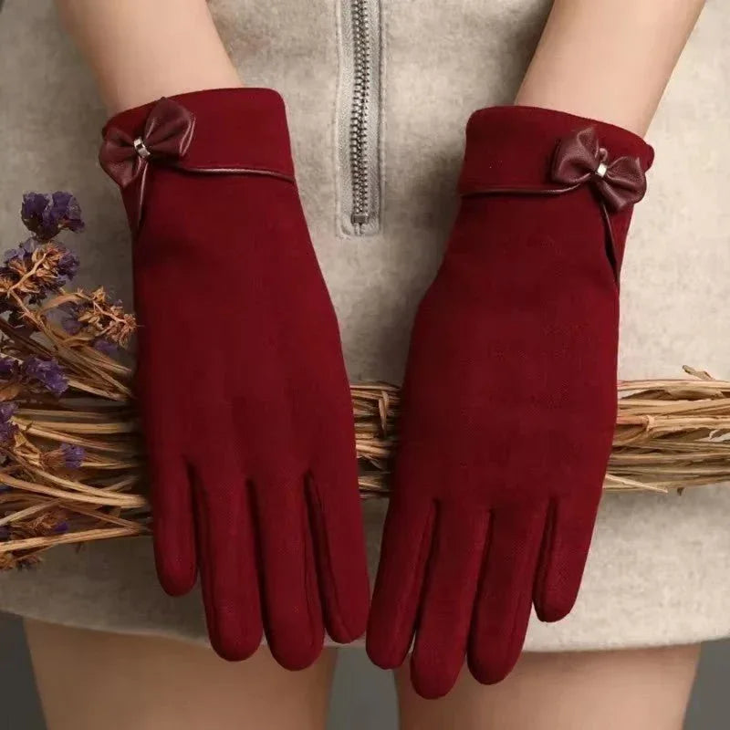 Vivienne Touchscreen Gloves — lifestyle shot