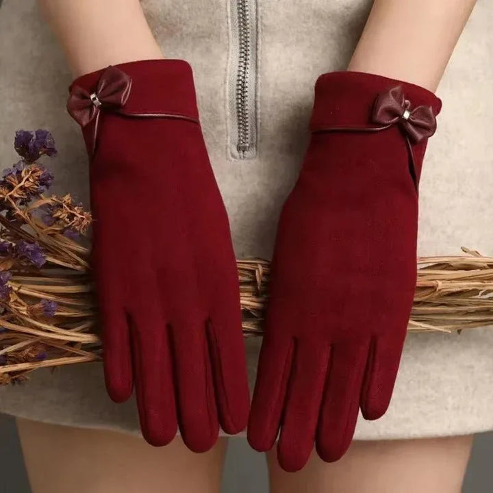 Vivienne Touchscreen Gloves — lifestyle shot