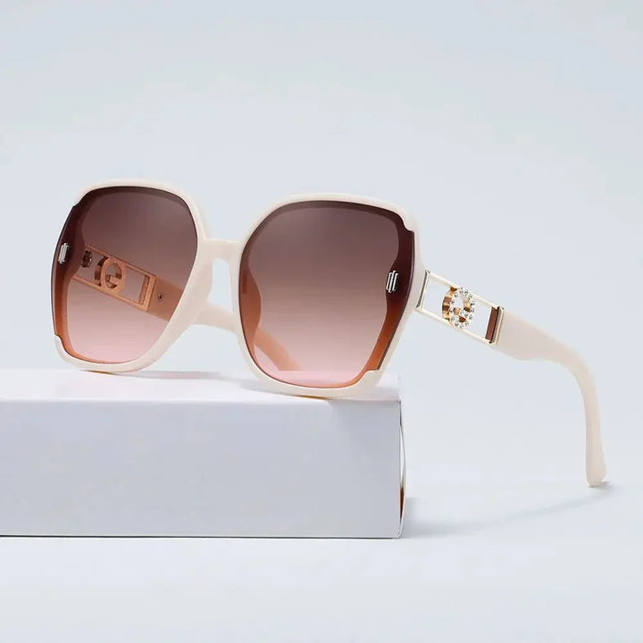 Giovanna Mercer Shades — lifestyle shot