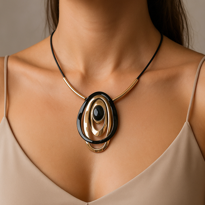 Aurora Rogue Necklace — detail view
