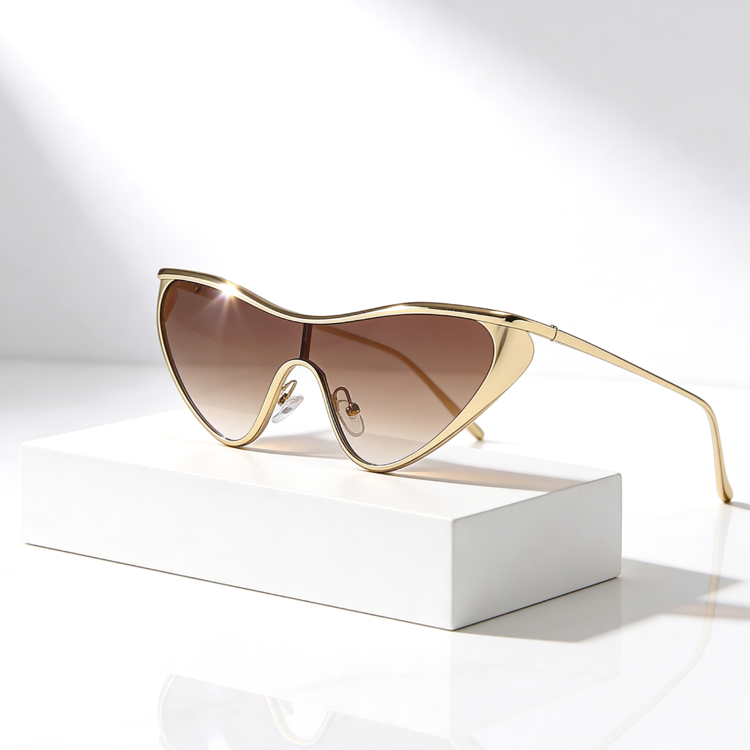 Dahlia Ray Shades — lifestyle shot