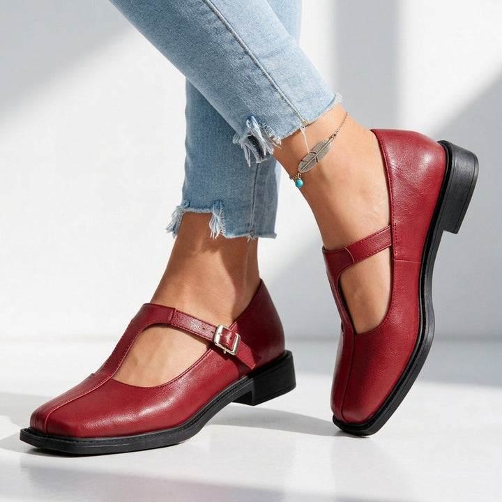 Mathilde T-Bar Flats