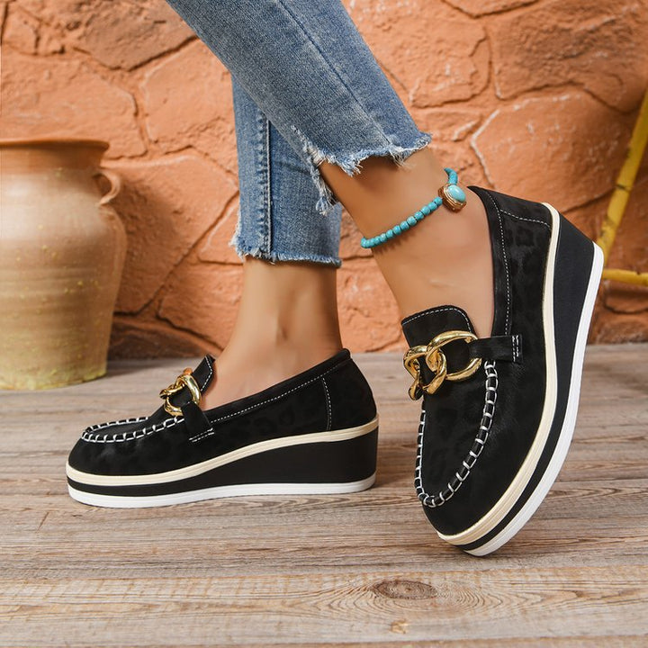 Savannah City Loafers — texture detail